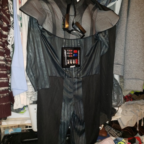 Darth Vader Costume - Picture 2 of 3